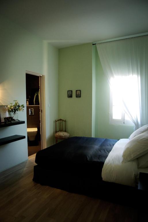 Monte Arena Bed and Breakfast Montaren-et-Saint-Médiers Værelse billede