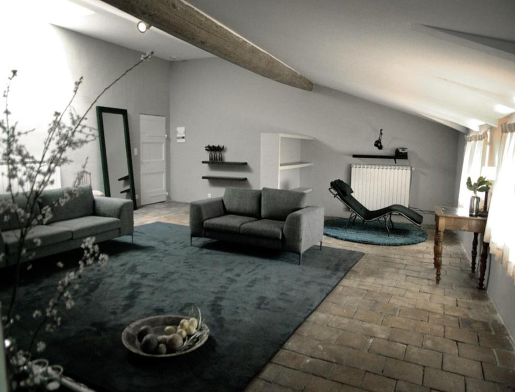 Monte Arena Bed and Breakfast Montaren-et-Saint-Médiers Eksteriør billede