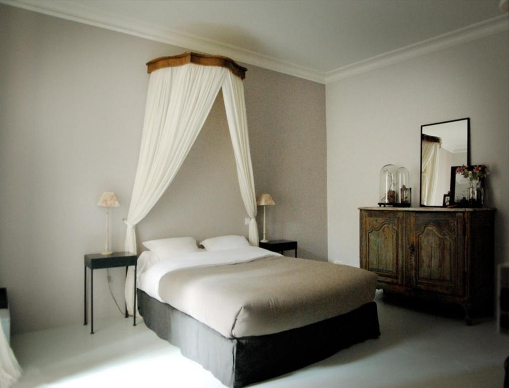 Monte Arena Bed and Breakfast Montaren-et-Saint-Médiers Eksteriør billede