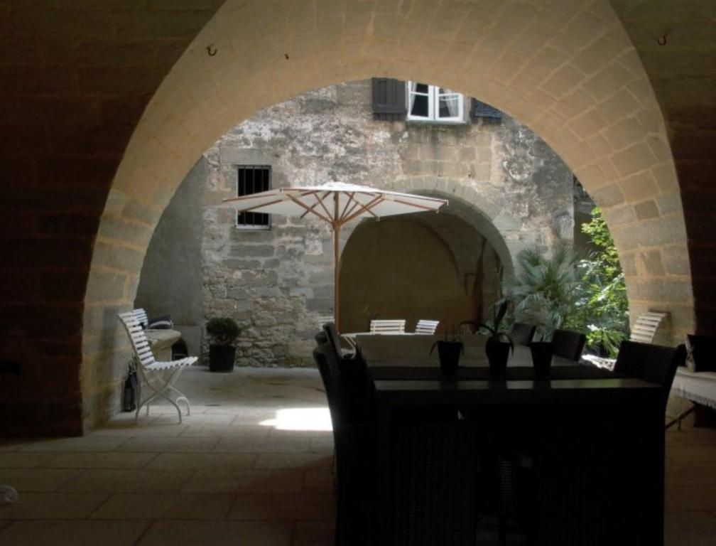 Monte Arena Bed and Breakfast Montaren-et-Saint-Médiers Eksteriør billede