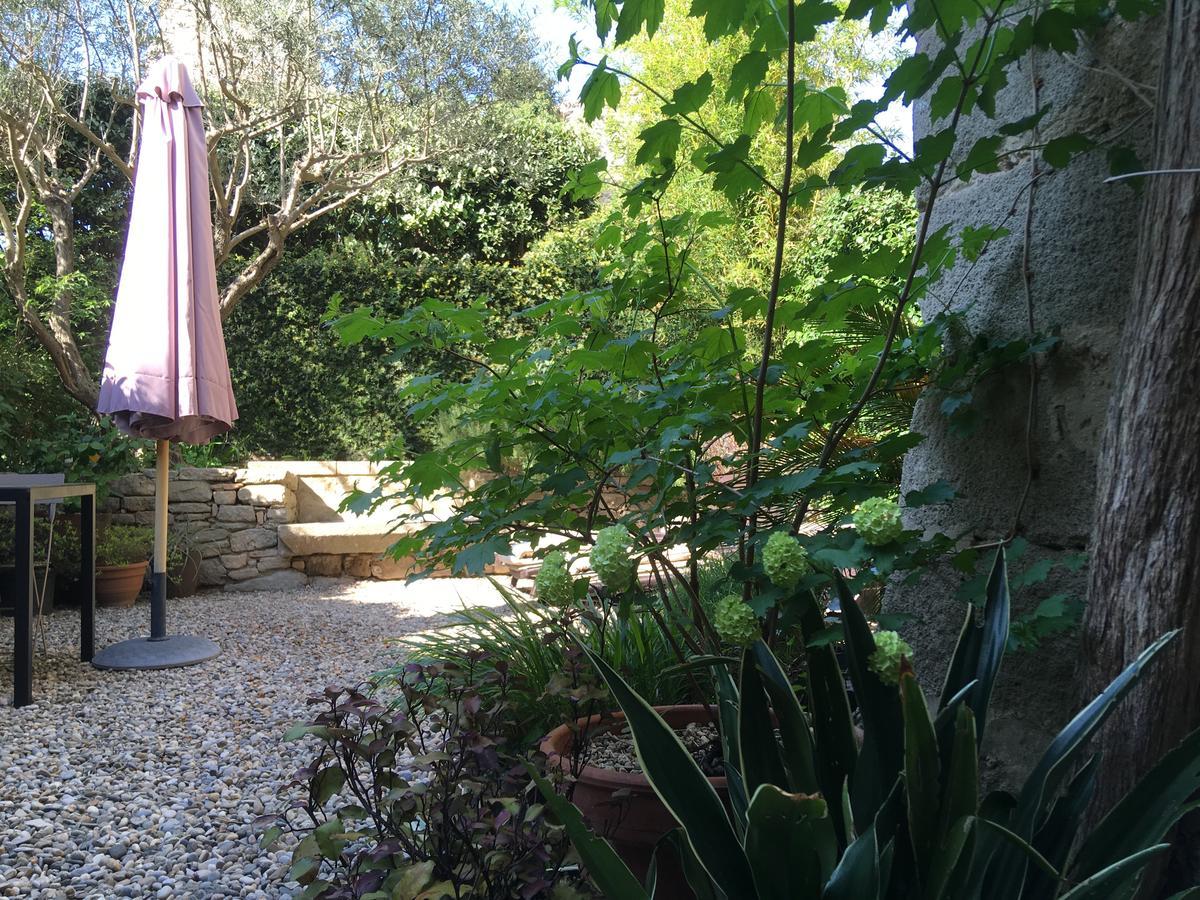 Monte Arena Bed and Breakfast Montaren-et-Saint-Médiers Eksteriør billede