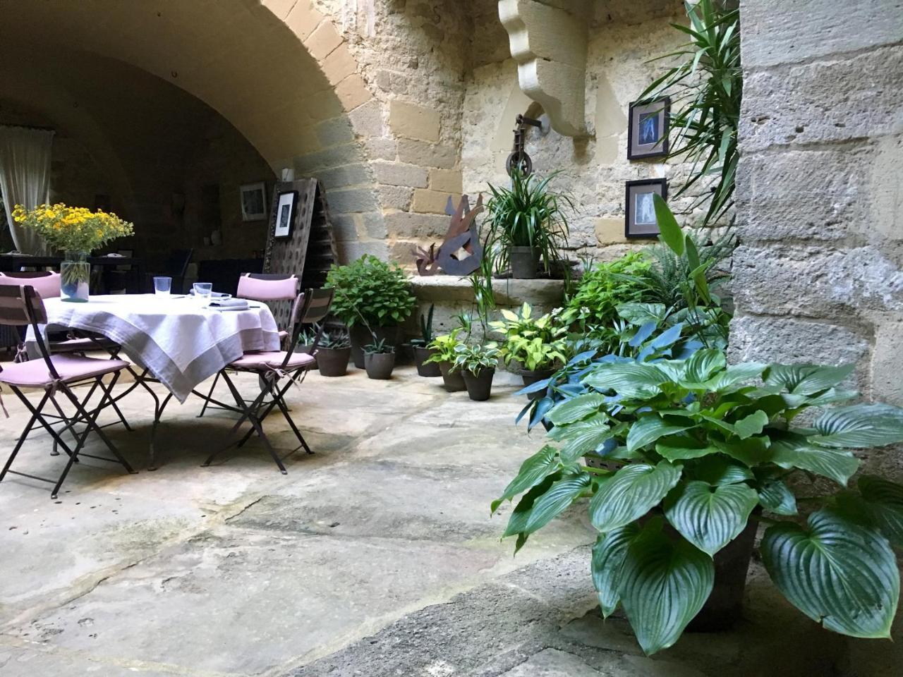 Monte Arena Bed and Breakfast Montaren-et-Saint-Médiers Eksteriør billede